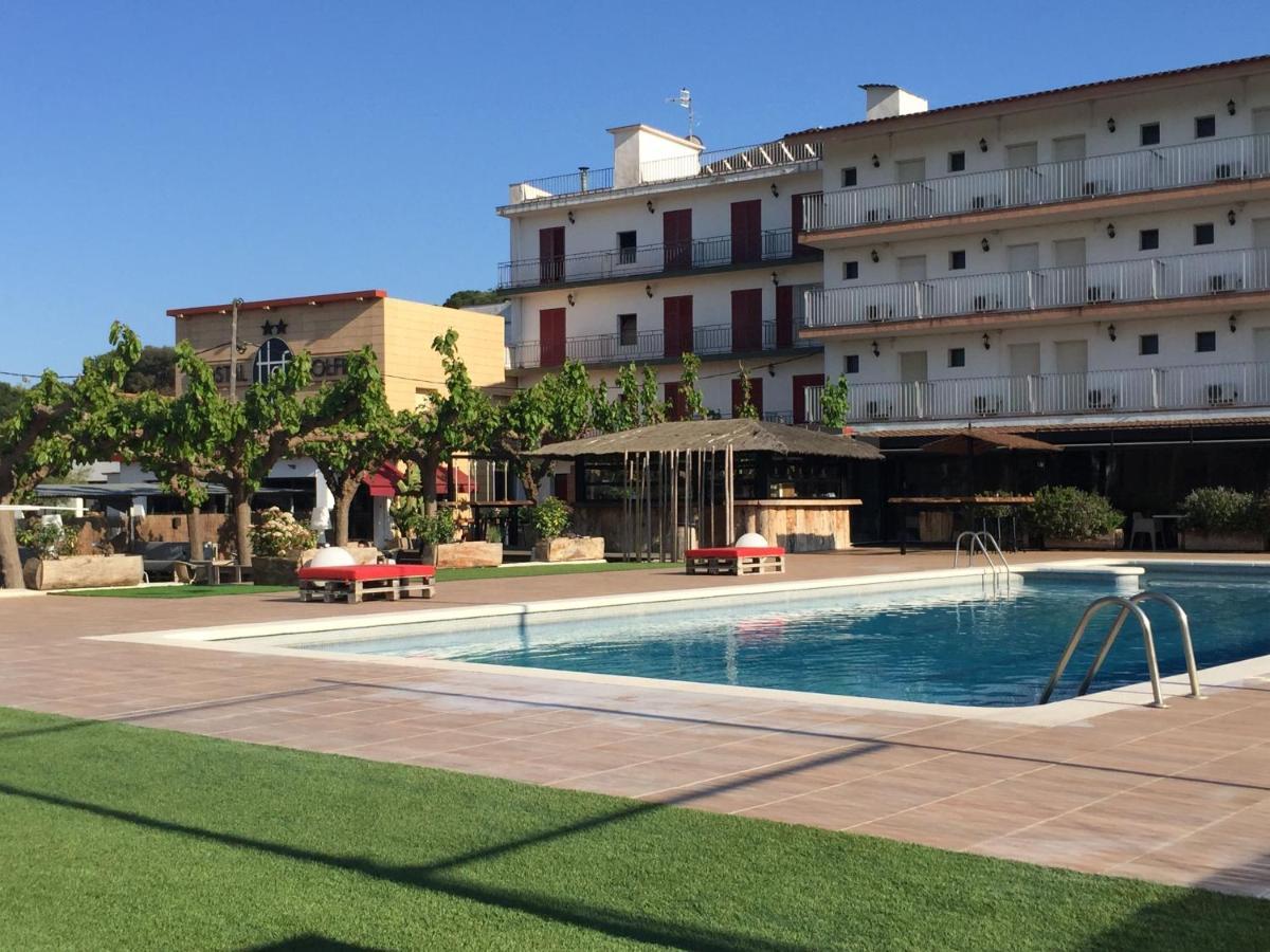 Hostal Solfina Palafolls Bagian luar foto