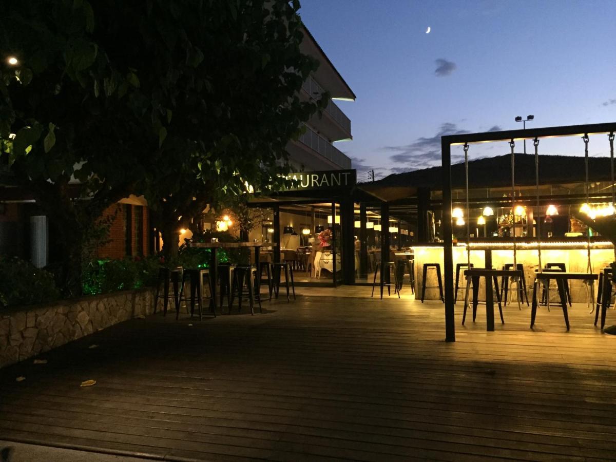 Hostal Solfina Palafolls Bagian luar foto
