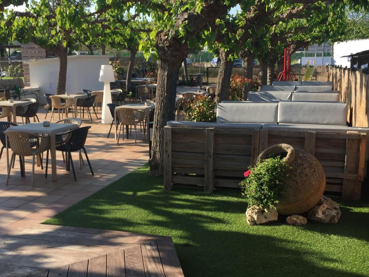 Hostal Solfina Palafolls Bagian luar foto