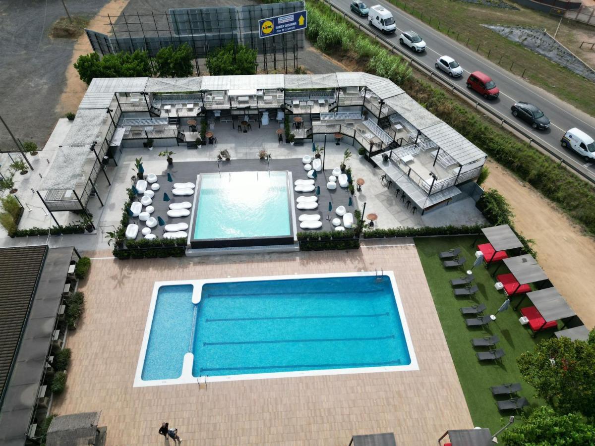 Hostal Solfina Palafolls Bagian luar foto