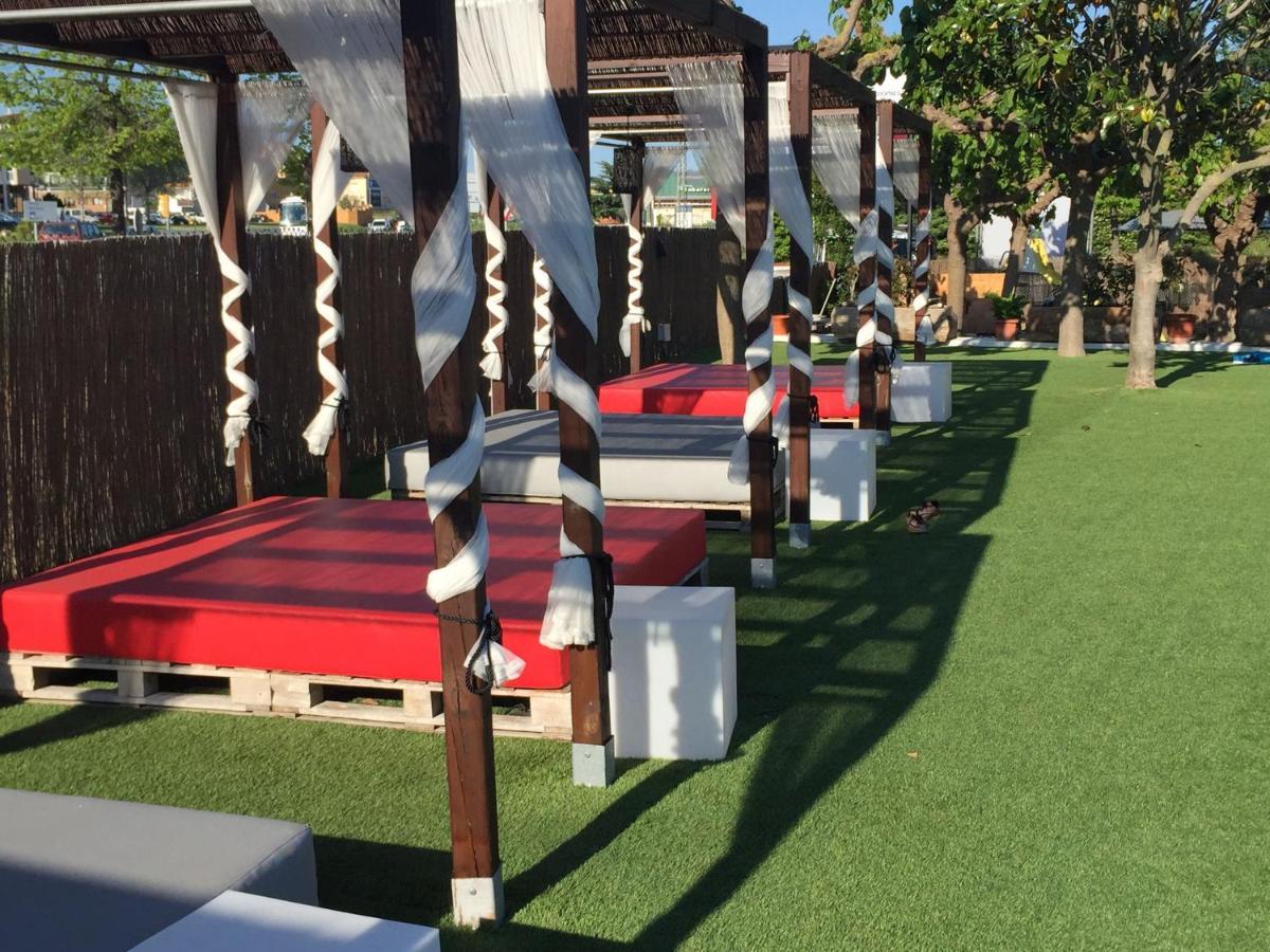 Hostal Solfina Palafolls Bagian luar foto