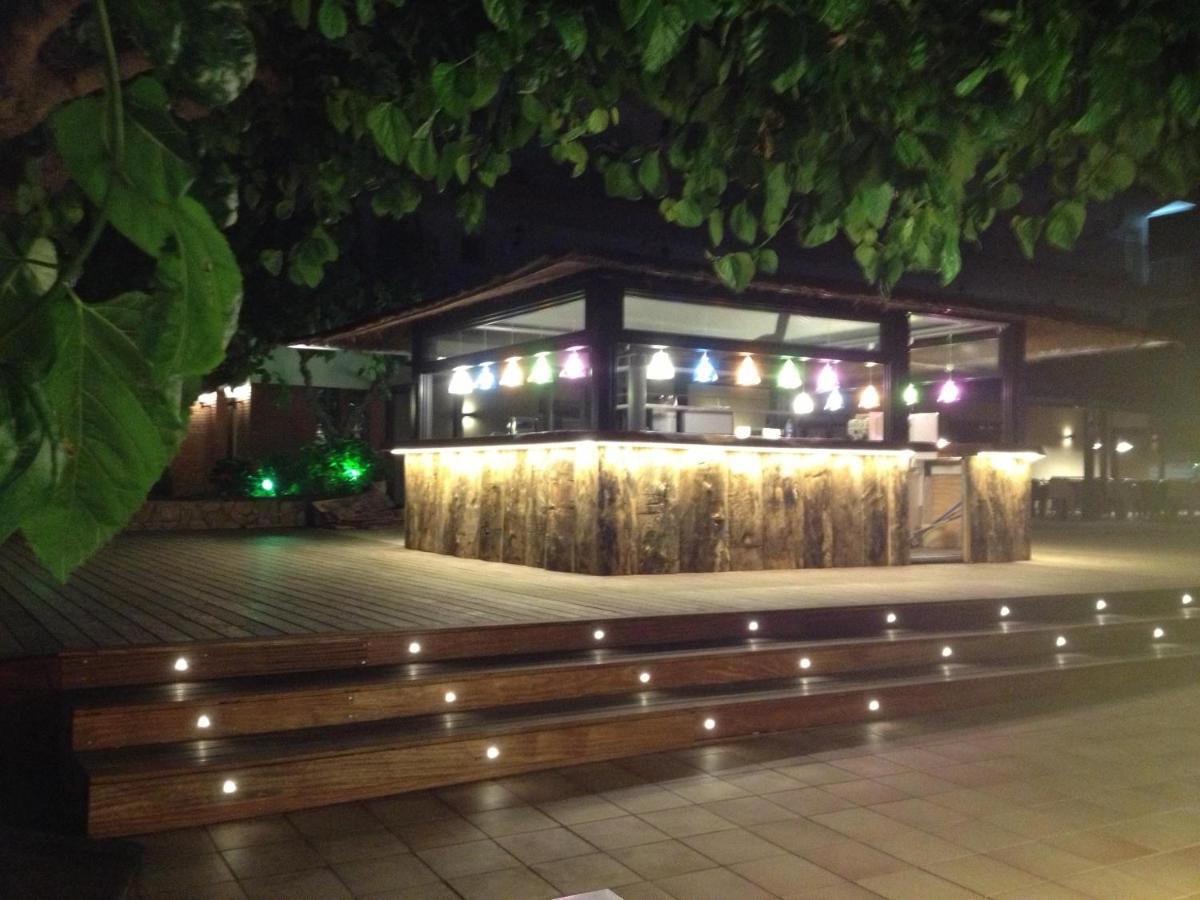 Hostal Solfina Palafolls Bagian luar foto