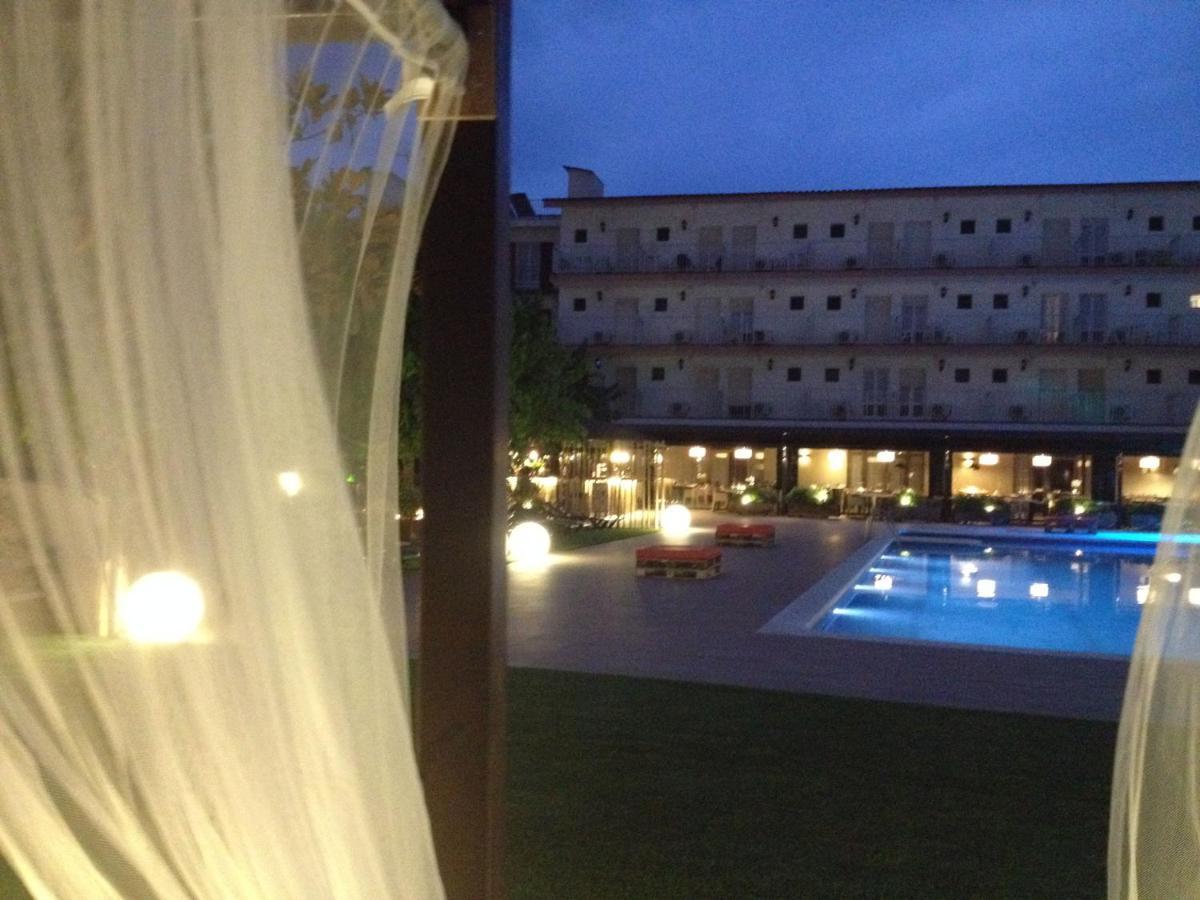 Hostal Solfina Palafolls Bagian luar foto