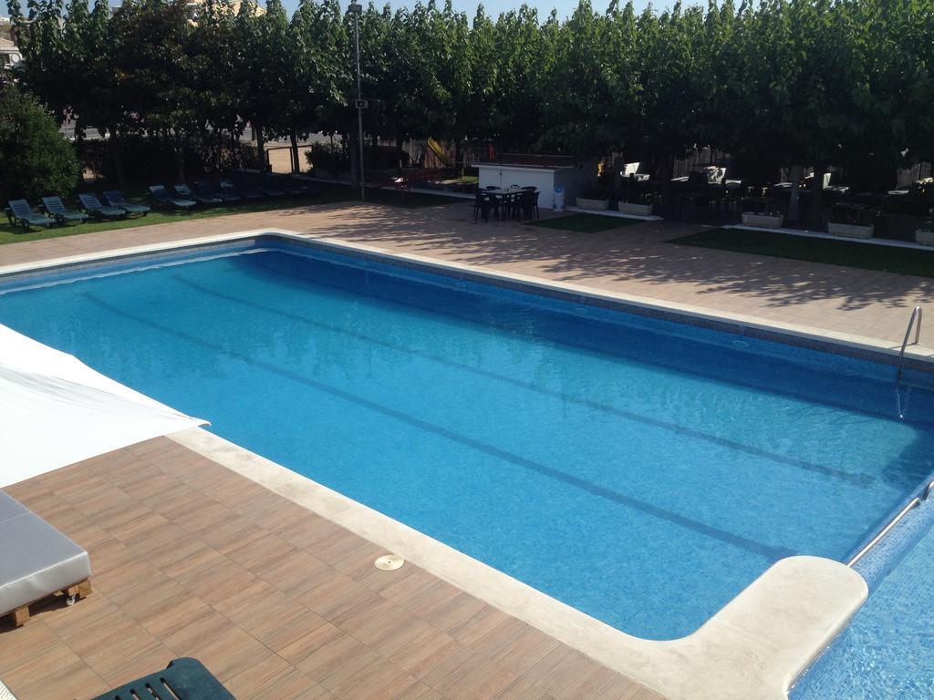 Hostal Solfina Palafolls Bagian luar foto